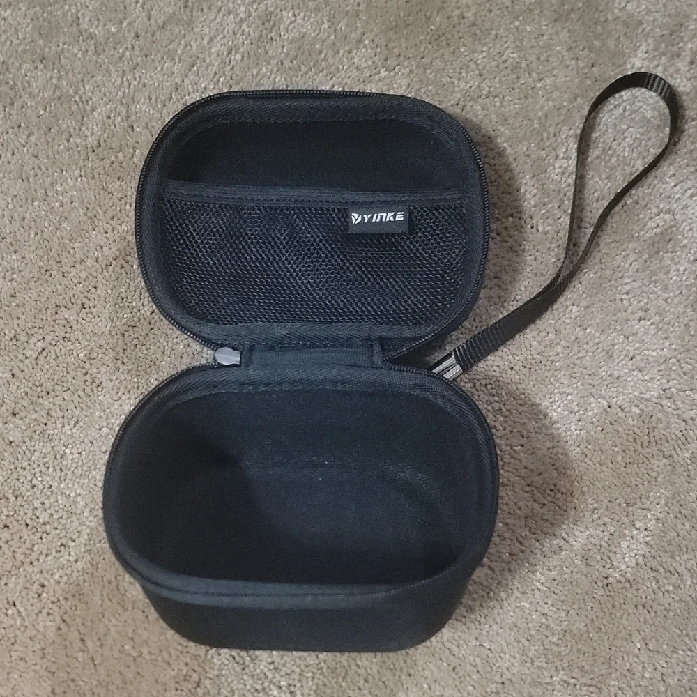 Polaroid Camera Case Yinke Black Hard Shell Case with Strap NWOT